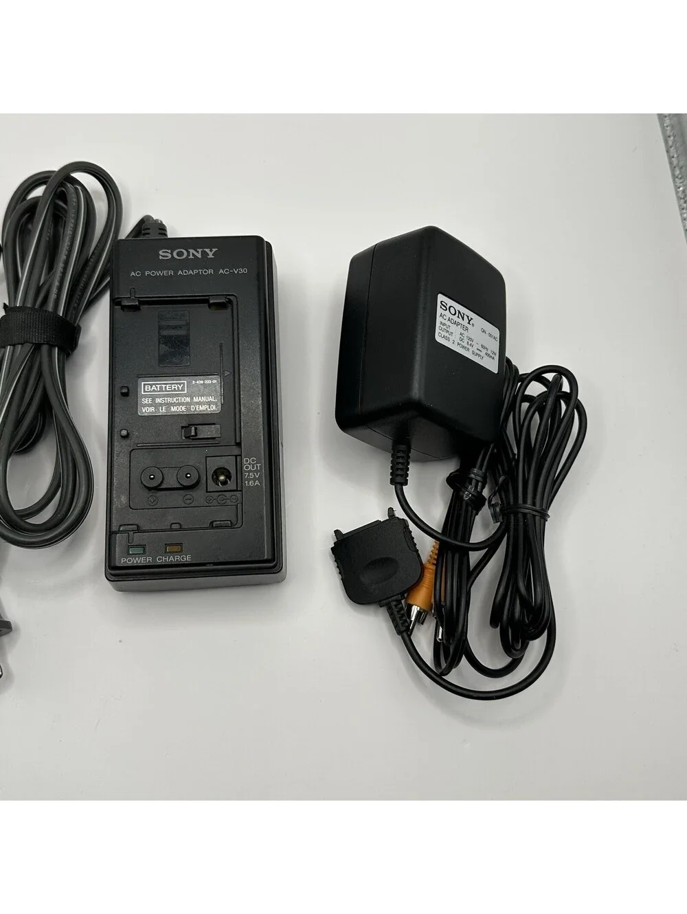OEM Sony Handycam Camcorder Video Camera Battery Charger AC-V30 + RFU/Power Sup